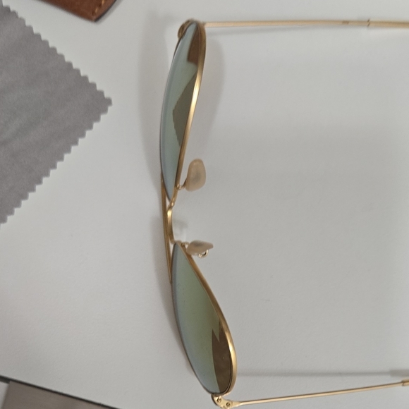 Ray-Ban Gold Frame Sunglasses with Olive Lenses - Picture 5 of 8